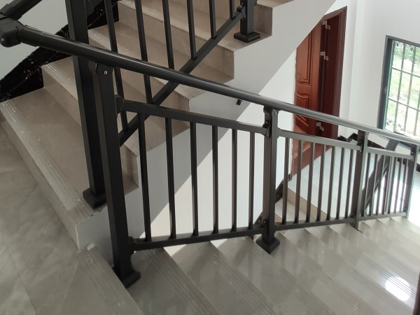 樓梯扶手種類(lèi)分類(lèi) 樓梯扶手種類(lèi)分類(lèi)