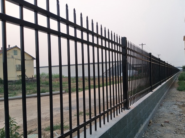 鋅鋼工廠護(hù)欄