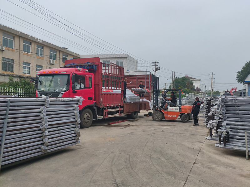 金用護欄2020年7月21日靠墻樓梯扶手發(fā)貨! 金用護欄2020年7月21日靠墻樓梯扶手發(fā)貨!