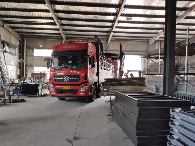 金用護(hù)欄2020年8月31日鋅鋼陽臺(tái)護(hù)欄發(fā)貨！