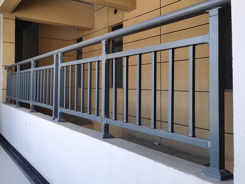 連廊陽(yáng)臺(tái)護(hù)欄