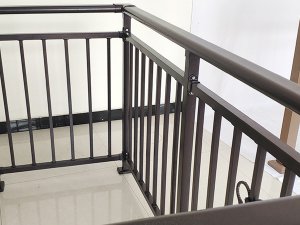 噴塑陽臺護欄與噴漆陽臺護欄相比有什么優勢？