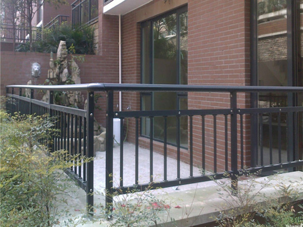 采購鋅鋼陽臺護(hù)欄，這些采購渠道一定要知道！