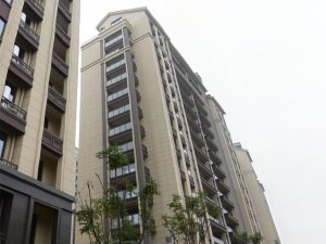 紹興錦樾華府小區(qū)陽臺(tái)玻璃護(hù)欄、鋅鋼樓梯扶手定制