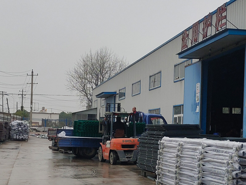 金用護(hù)欄2020年11月26日上午鋅鋼綠化護(hù)欄發(fā)貨！