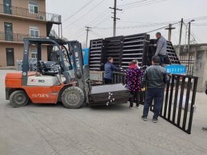 金用護(hù)欄2020年12月1日鋅鋼百葉窗發(fā)貨！