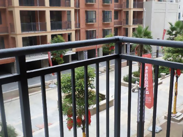 鋅鋼護(hù)欄能用多少年？