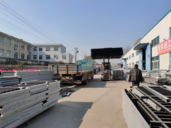 金用護欄2020年12月22日鋅鋼圍墻護欄發貨！