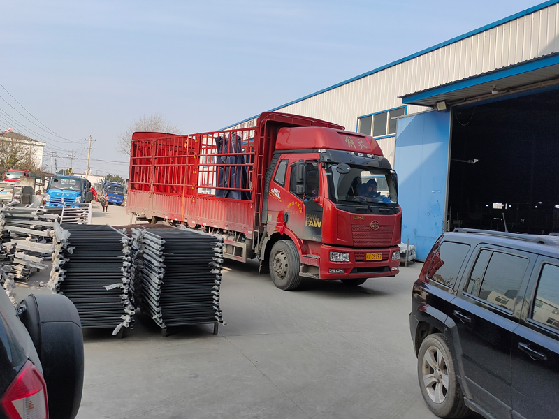 金用護欄2020年12月25日鋅鋼百葉窗發貨! 金用護欄2020年12月25日鋅鋼百葉窗發貨!