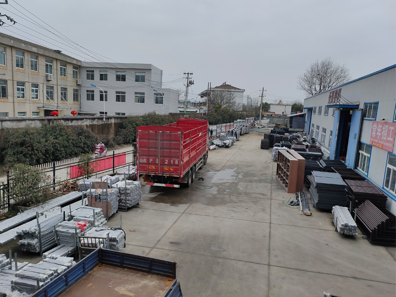 金用護欄2021年2月28日上午鋅鋼百葉窗發(fā)貨！