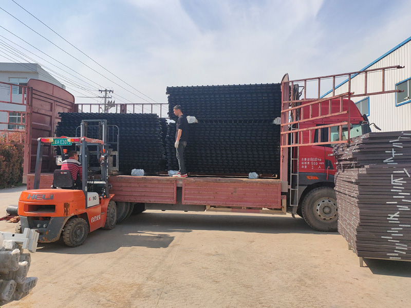 金用護(hù)欄2021年3月24日鋅鋼圍墻護(hù)欄發(fā)貨! 金用護(hù)欄2021年3月24日鋅鋼圍墻護(hù)欄發(fā)貨!