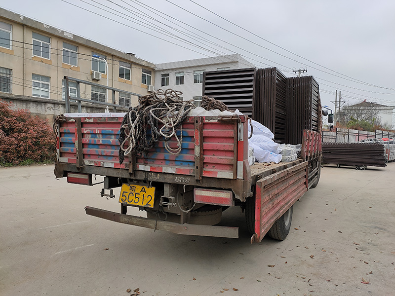 金用護(hù)欄2021年3月30日鋅鋼百葉窗發(fā)貨！