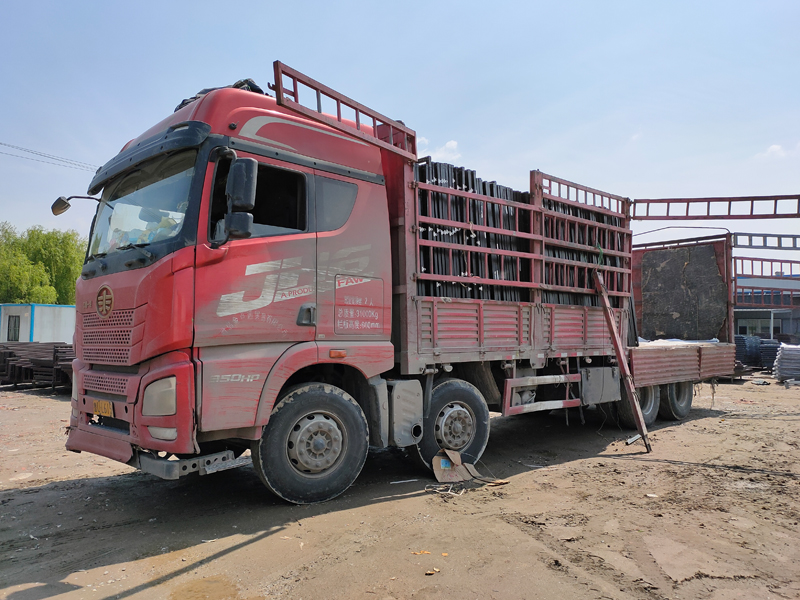 金用護欄2021年4月8日鋅鋼百葉窗發貨！