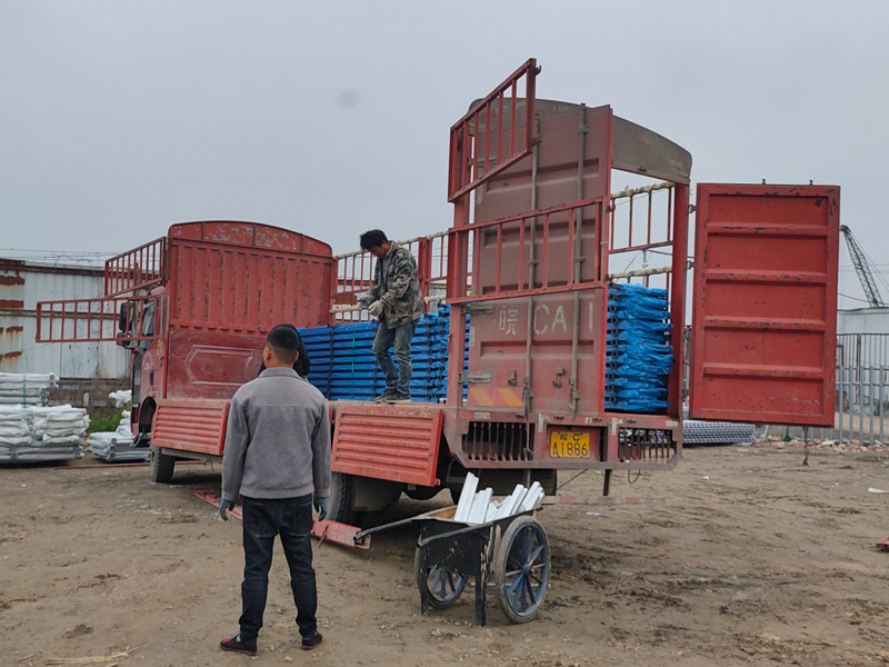 金用護欄2021年4月12日鋅鋼連廊欄桿發(fā)貨！