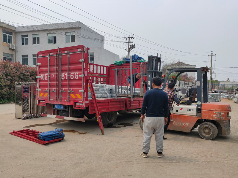 金用護欄2021年4月13日鋅鋼欄桿發(fā)貨！