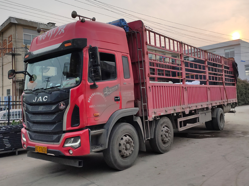 金用護欄2021年4月27日鋅鋼百葉窗發貨! 金用護欄2021年4月27日鋅鋼百葉窗發貨!