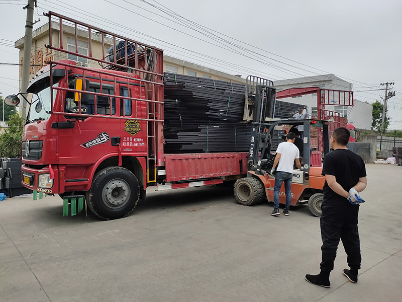 金用護欄2021年5月11日鋅鋼百葉窗發貨！