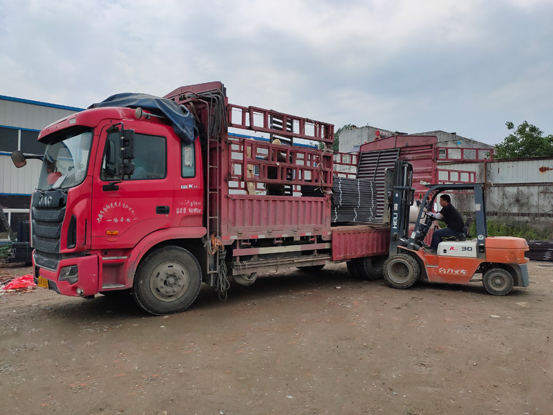 金用護(hù)欄2021年5月14日鋅鋼百葉窗發(fā)貨！