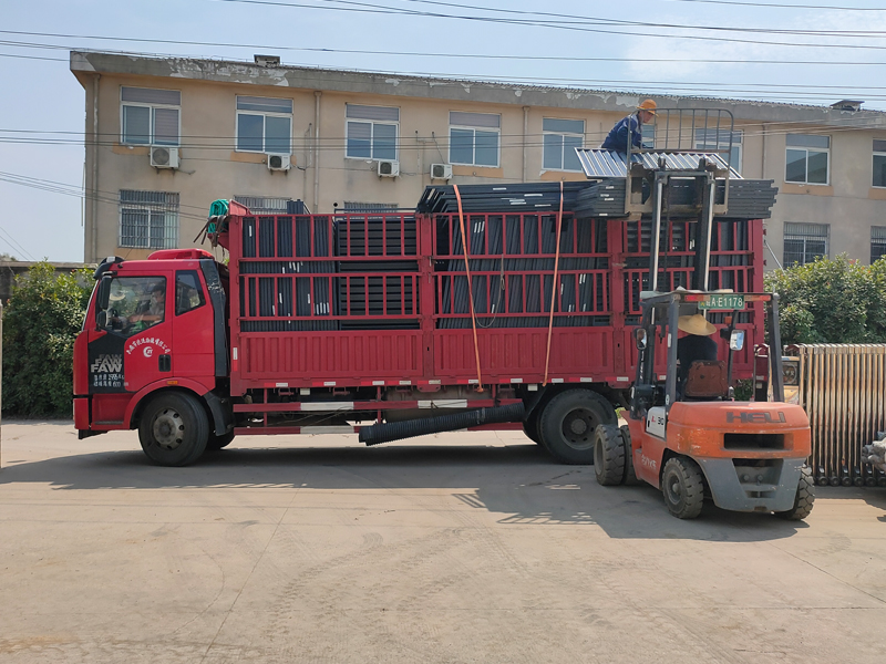 金用護欄2021年5月31日鋅鋼百葉窗發貨！