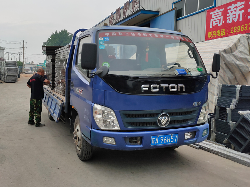 金用護(hù)欄2021年6月10日鋅鋼百葉窗發(fā)貨！