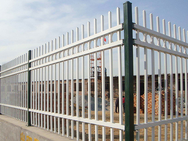 圍墻護(hù)欄采購(gòu)注意事項(xiàng)