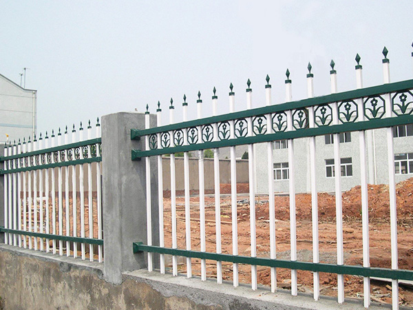 圍墻護(hù)欄多少錢一平方? 圍墻護(hù)欄多少錢一平方?