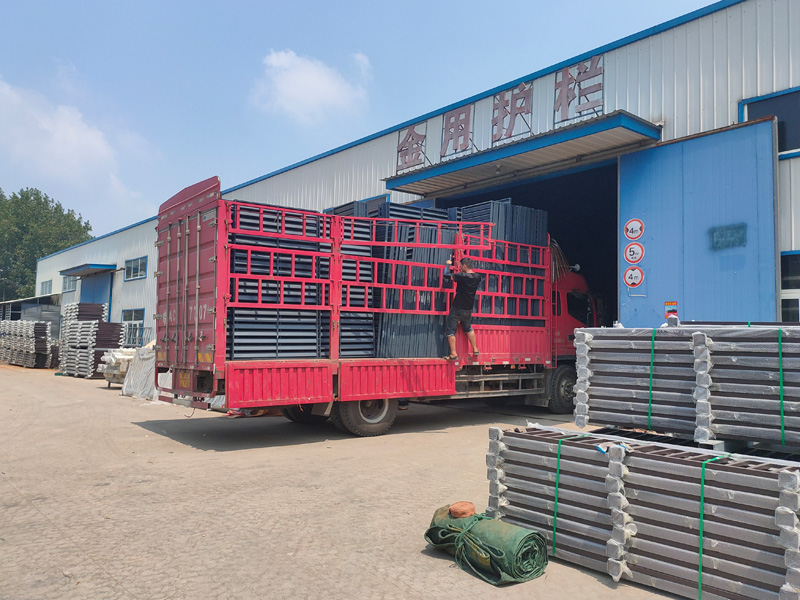 金用護欄2021年8月3日鋅鋼百葉窗發貨！