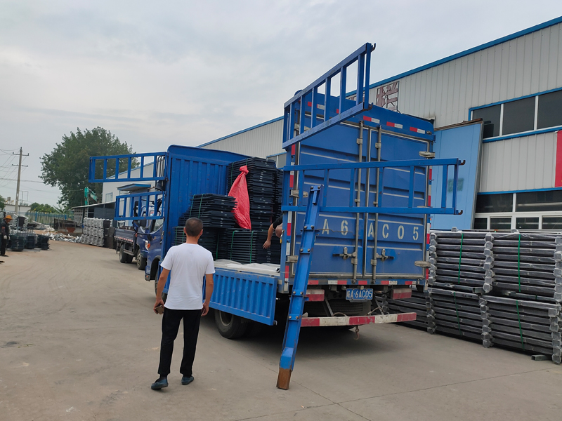 金用護欄2021年8月10日鋅鋼空調欄桿發(fā)貨！