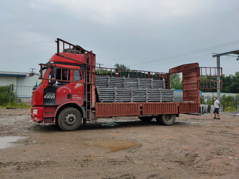 金用護(hù)欄2021年8月12日鋅鋼陽臺(tái)護(hù)欄發(fā)貨！