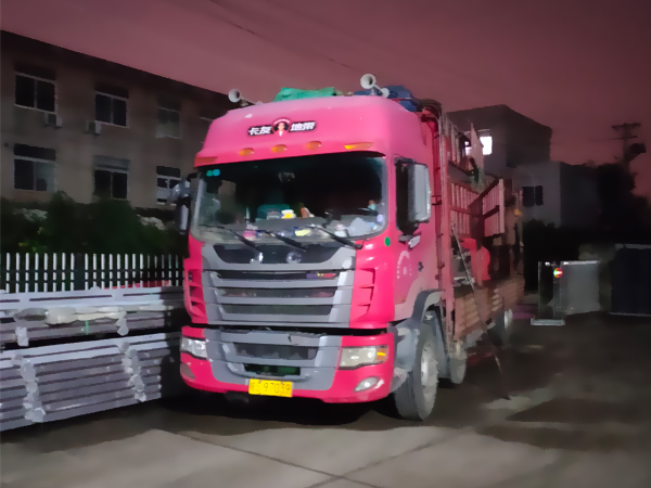 金用護(hù)欄2021年8月17日鋅鋼空調(diào)欄桿發(fā)貨! 金用護(hù)欄2021年8月17日鋅鋼空調(diào)欄桿發(fā)貨!