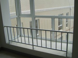 飄窗護(hù)欄廠家選擇時需要注意些什么? 飄窗護(hù)欄廠家選擇時需要注意些什么?