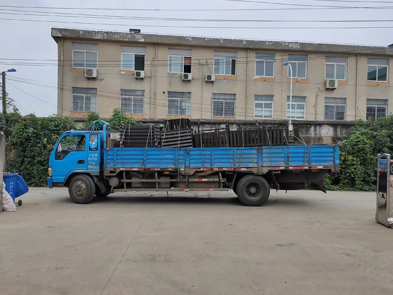 金用護欄2021年8月24日鋅鋼空調(diào)百葉窗發(fā)貨！