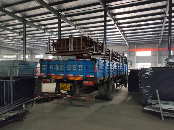 金用護(hù)欄2021年10月21日鋅鋼空調(diào)護(hù)欄發(fā)貨！