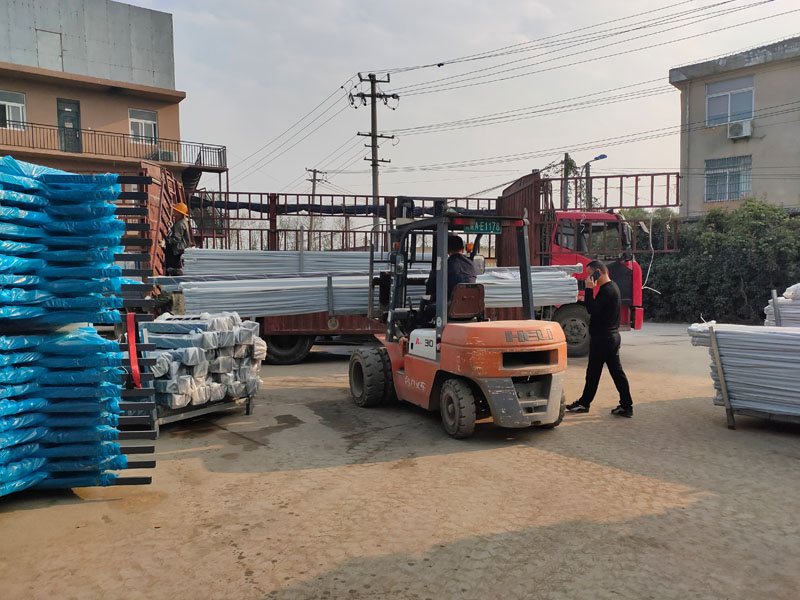 金用護(hù)欄2021年10月23日鋅鋼組裝護(hù)欄發(fā)貨！