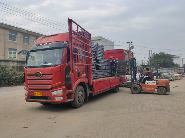 金用護(hù)欄2021年11月9日鋅鋼陽臺欄桿發(fā)貨！