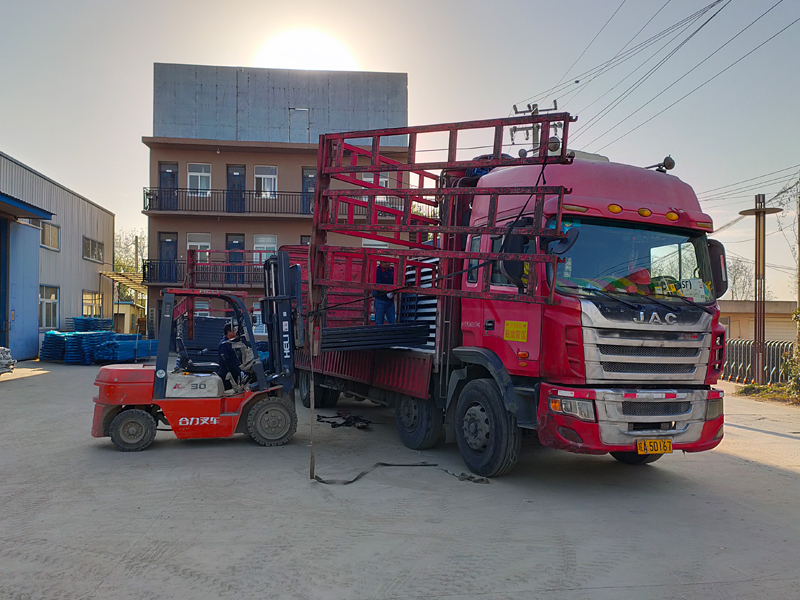 金用護(hù)欄2021年11月23日鋅鋼百葉窗發(fā)貨！