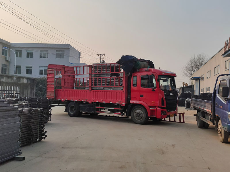 金用護欄2022年2月25日鋅鋼陽臺護欄裝車發(fā)貨！