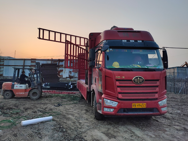 金用護(hù)欄2022年3月30日鋅鋼百葉窗裝車(chē)發(fā)貨! 金用護(hù)欄2022年3月30日鋅鋼百葉窗裝車(chē)發(fā)貨!