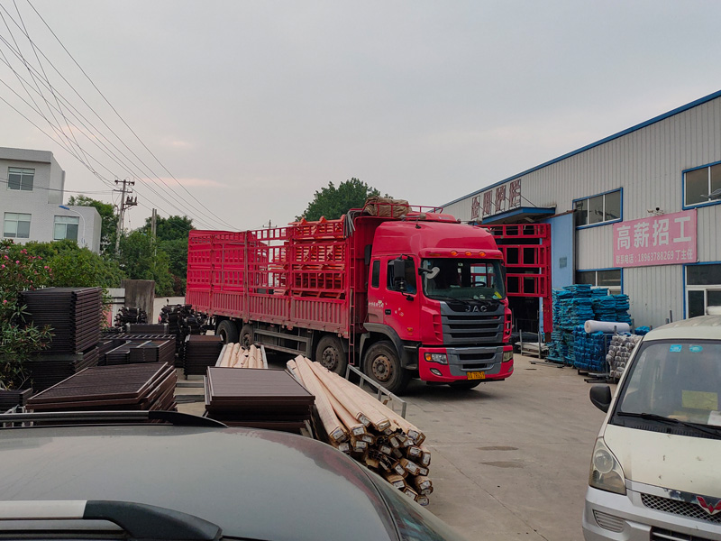 金用護(hù)欄2022年6月8日鋅鋼護(hù)欄裝車發(fā)貨！