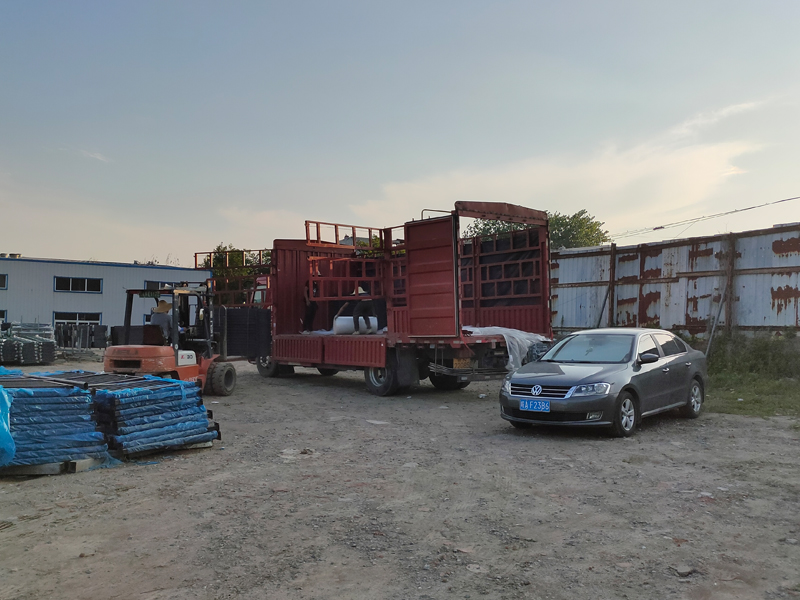 金用護欄2022年6月29日鋅鋼護窗欄桿裝車發貨! 金用護欄2022年6月29日鋅鋼護窗欄桿裝車發貨!