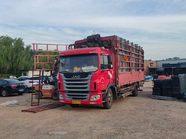 金用護欄2022年7月13日鋅鋼護窗欄桿裝車發(fā)貨! 金用護欄2022年7月13日鋅鋼護窗欄桿裝車發(fā)貨!