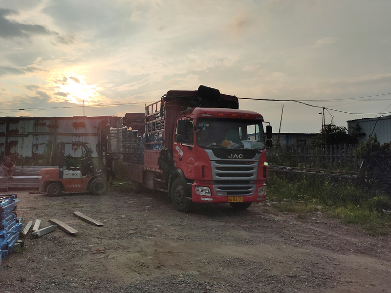 金用護(hù)欄2022年7月22日鋅鋼陽(yáng)臺(tái)欄桿裝車(chē)發(fā)貨！