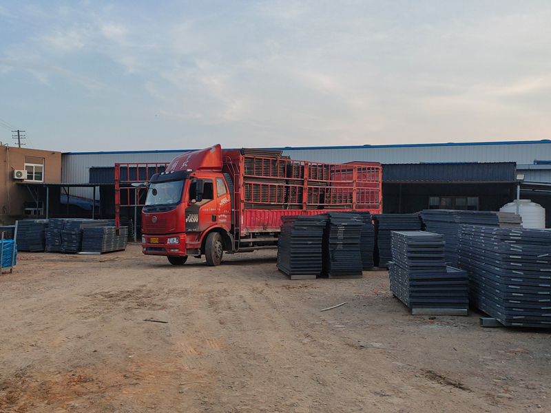 金用護欄2022年7月27日鋅鋼飄窗欄桿裝車發貨！