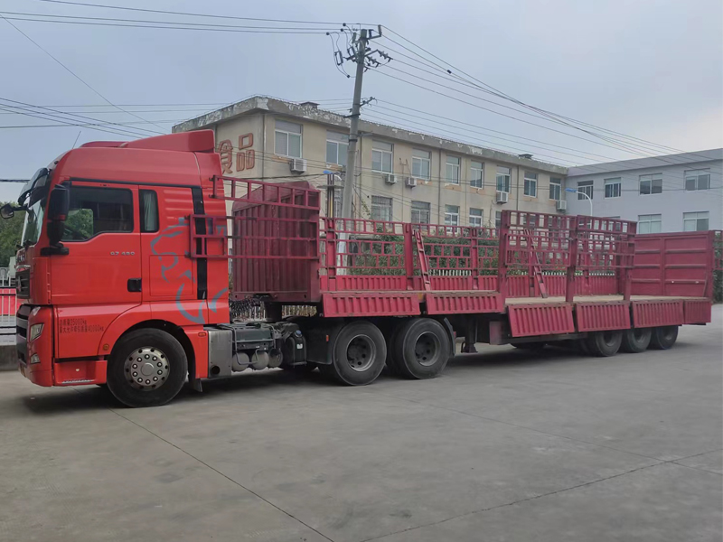 金用護欄2022年8月27日鋁合金百葉窗裝車發貨！