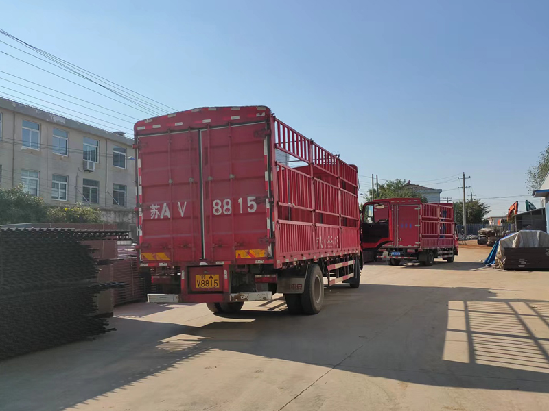 金用護(hù)欄2022年10月13日鋅鋼圍墻護(hù)欄裝車發(fā)貨! 金用護(hù)欄2022年10月13日鋅鋼圍墻護(hù)欄裝車發(fā)貨!