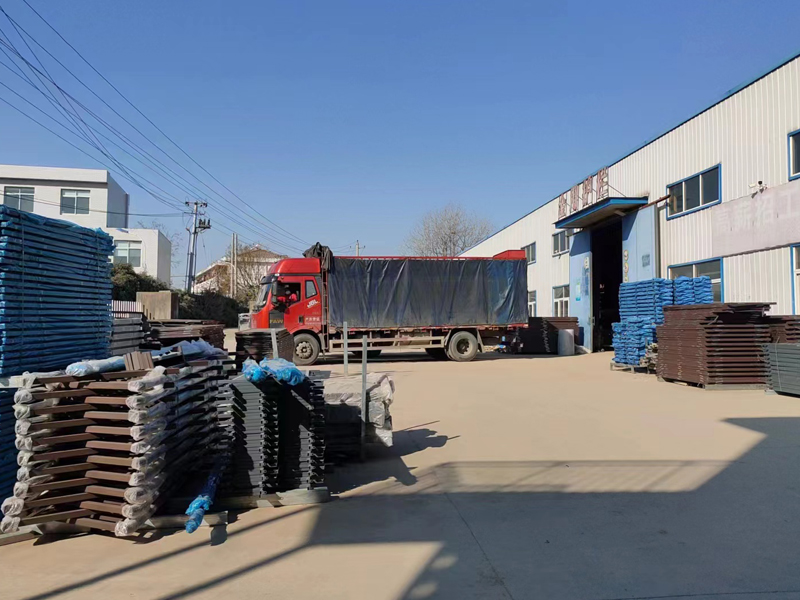 金用護欄2022年12月23日鋅鋼飄窗護欄裝車發貨！