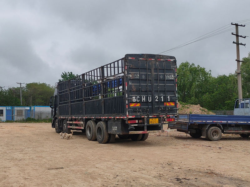 金用護(hù)欄2023年4月21日鋅鋼陽(yáng)臺(tái)護(hù)欄裝車發(fā)貨！