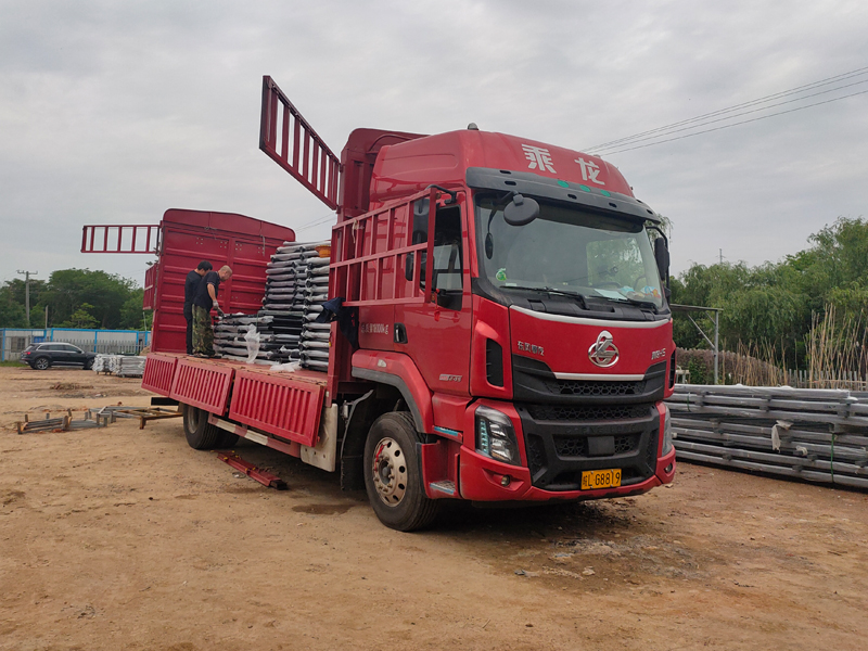 金用護欄2023年5月9日鋅鋼陽臺欄桿裝車發(fā)貨！