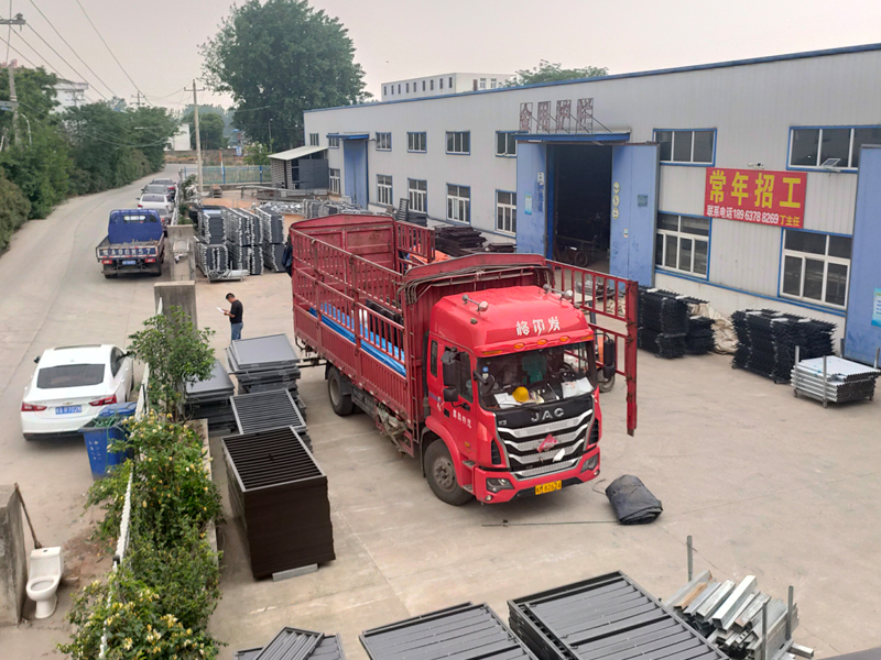 金用護欄2023年5月12日鋅鋼飄窗護欄裝車發貨！