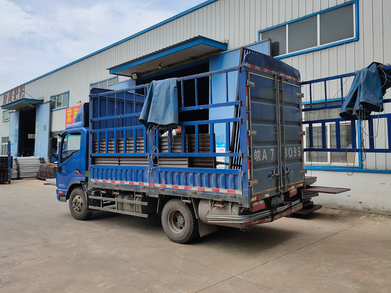 2023年5月27日鋅鋼百葉窗裝車發貨！